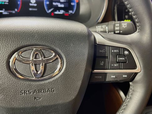 Used 2026 Toyota Highlander Platinum AWD/4WD image 20