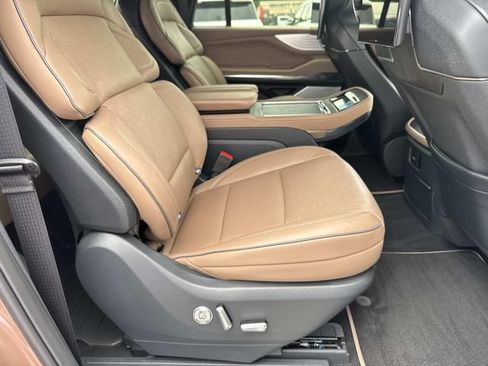Certified 2026 Lincoln Navigator L Black Label AWD/4WD image 10