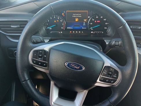 Used 2024 Ford Explorer XLT w/ Equipment Group 202A image 13