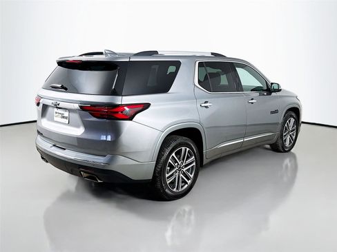 Used 2023 Chevrolet Traverse High Country image 9