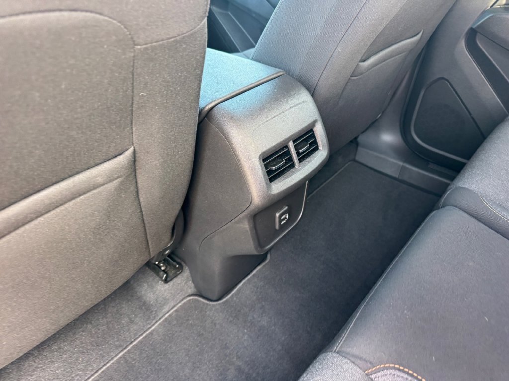 Used 2020 Chevrolet Equinox LT w/ Driver Convenience Package AWD/4WD image 17