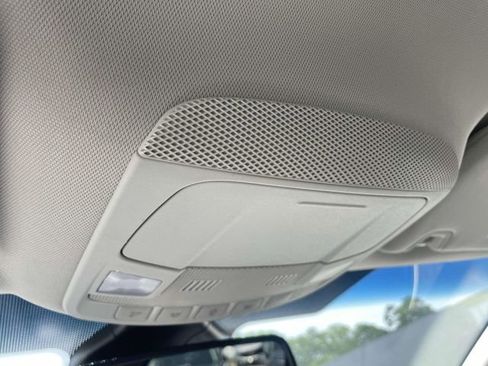 Used 2024 Ford Edge Titanium image 28