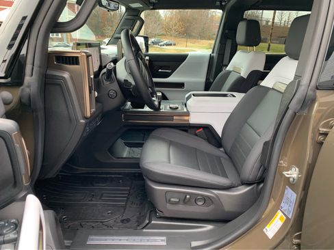 Used 2024 GMC Hummer EV 3X image 11