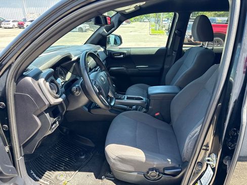 Used 2019 Toyota Tacoma TRD Sport RWD image 12