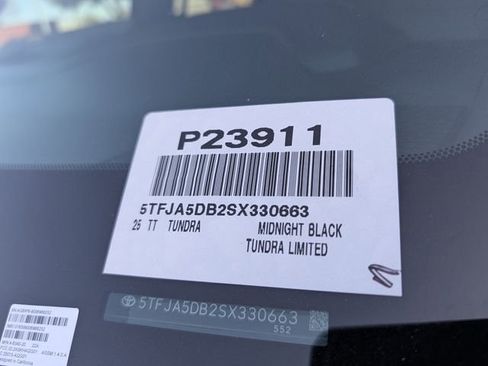 Used 2025 Toyota Tundra Limited AWD/4WD image 36