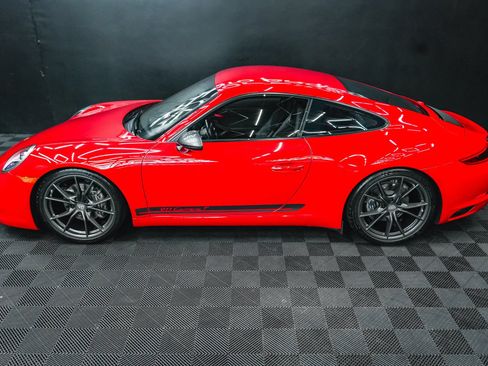 Used 2018 Porsche 911 Carrera T RWD image 27