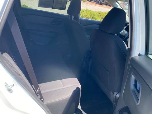 Used 2025 Nissan Rogue S AWD/4WD image 15