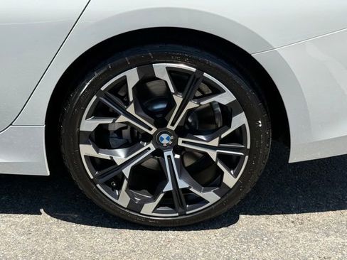 Used 2025 BMW 330i Sedan w/ Convenience Package RWD image 14
