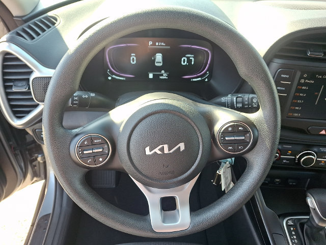 Used 2025 Kia Soul LX w/ LX Technology Package FWD image 18