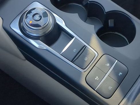 Used 2020 Ford Escape Titanium image 12