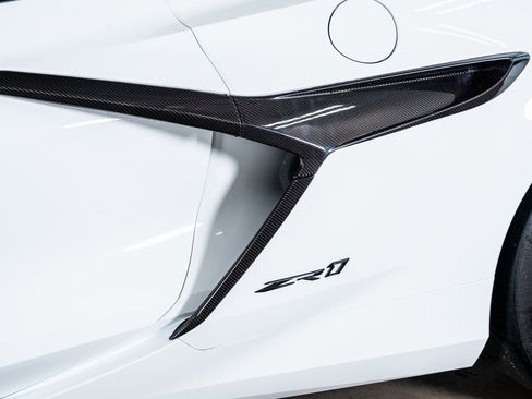 Used 2026 Chevrolet Corvette ZR1 w/ ZR1 Carbon Fiber Aero Package image 23