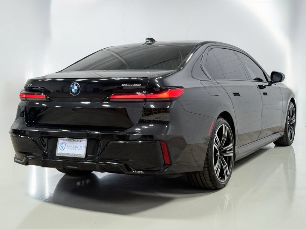 Used 2023 BMW i7 xDrive60 AWD/4WD image 17