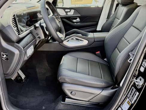 New 2026 Mercedes-Benz GLS 450 4MATIC image 17