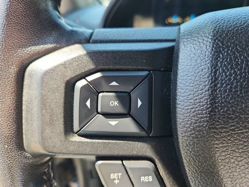 Used 2017 Ford F150 XLT w/ Equipment Group 302A Luxury AWD/4WD image 38