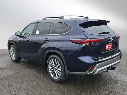 New 2026 Toyota Highlander Platinum AWD/4WD image 6