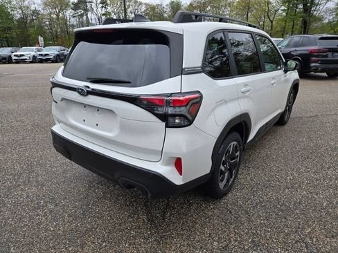 Used 2025 Subaru Forester Limited AWD/4WD image 5