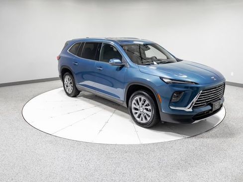 Used 2025 Buick Enclave Preferred image 31