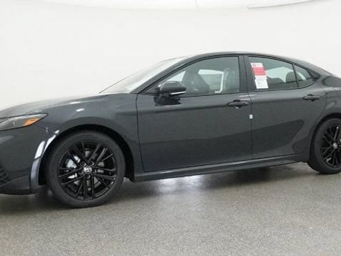 New 2026 Toyota Camry Hybrid FWD image 34