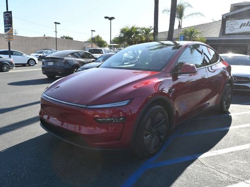 Used 2026 Tesla Model Y Long Range AWD/4WD image 3