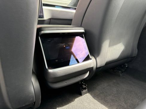 Used 2022 Tesla Model S Plaid image 17