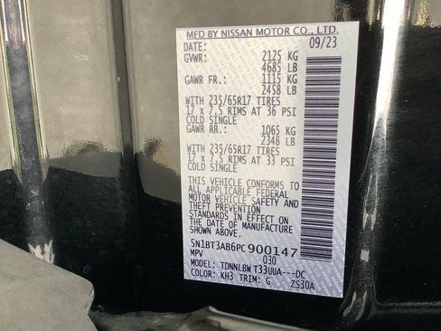 Used 2023 Nissan Rogue S image 30