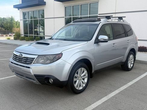 Used 2013 Subaru Forester 2.5XT Touring w/ Popular Pkg 2 AWD/4WD image 6