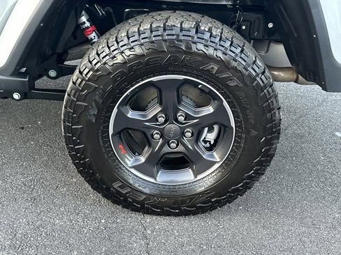 Used 2022 Jeep Gladiator Rubicon w/ Cold Weather Group image 21