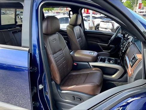 Used 2022 Nissan Titan Platinum Reserve w/ Moonroof Package AWD/4WD image 29