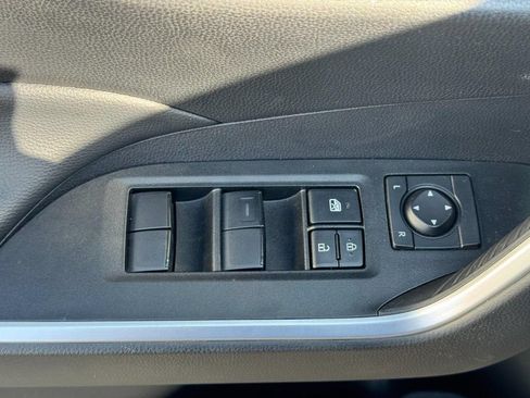 Used 2025 Toyota RAV4 LE AWD/4WD image 21