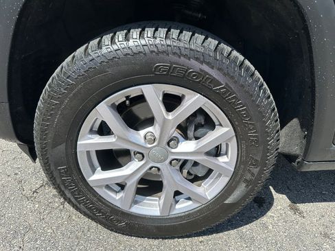 Certified 2022 Jeep Grand Cherokee Limited AWD/4WD image 36