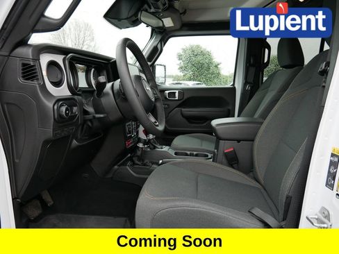 Used 2025 Jeep Wrangler Unlimited Sport AWD/4WD image 8