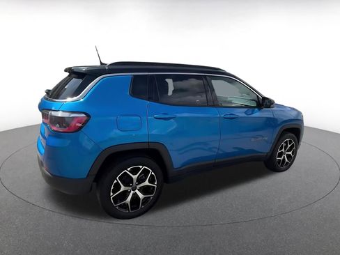 Used 2025 Jeep Compass Limited image 18