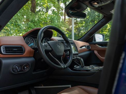 Used 2022 Maserati Levante Modena image 17