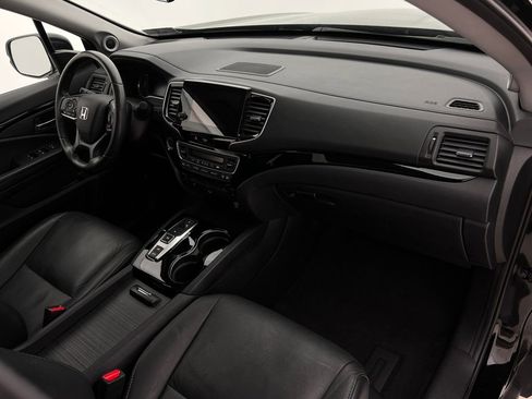 Used 2020 Honda Pilot Touring image 16