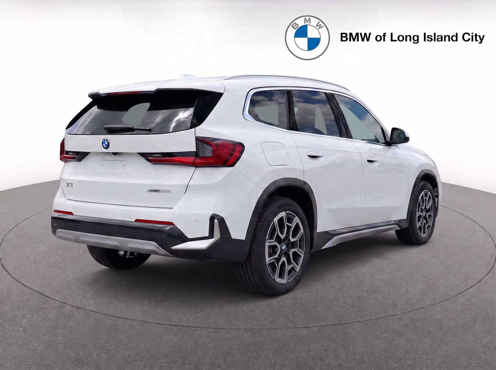 New 2026 BMW X1 xDrive28i w/ Technology Package AWD/4WD image 7