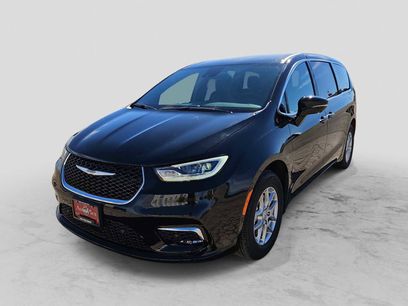New 2026 Chrysler Pacifica Select