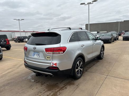 Used 2018 Kia Sorento EX FWD image 3