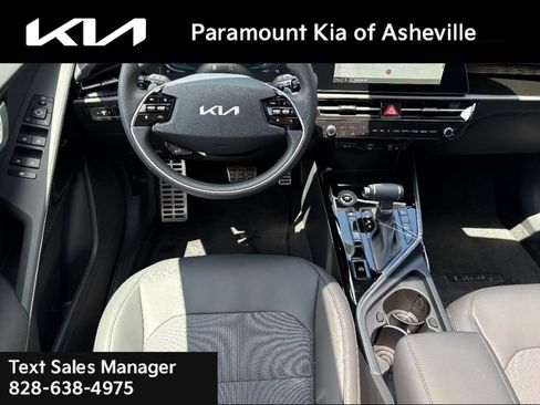 New 2025 Kia Niro EX Touring image 25