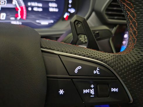 Used 2020 Lamborghini Urus AWD/4WD image 21