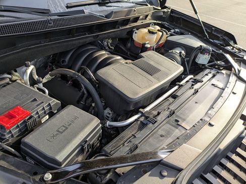 Used 2023 Chevrolet Suburban Z71 w/ Off-Road Capability Package image 42