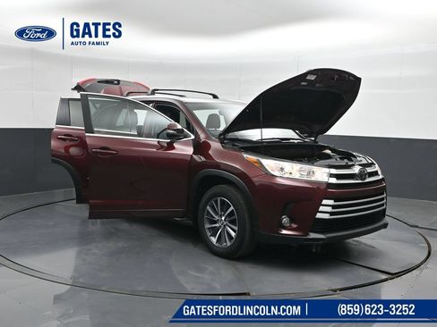 Used 2017 Toyota Highlander XLE AWD/4WD image 62