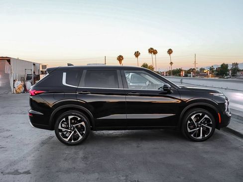 Used 2024 Mitsubishi Outlander SE AWD/4WD image 13