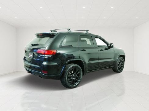 Certified 2017 Jeep Grand Cherokee Altitude AWD/4WD image 7