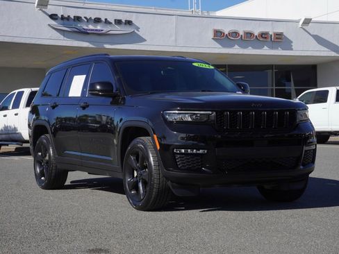 Certified 2024 Jeep Grand Cherokee L Limited w/ Black Appearance Package image 2