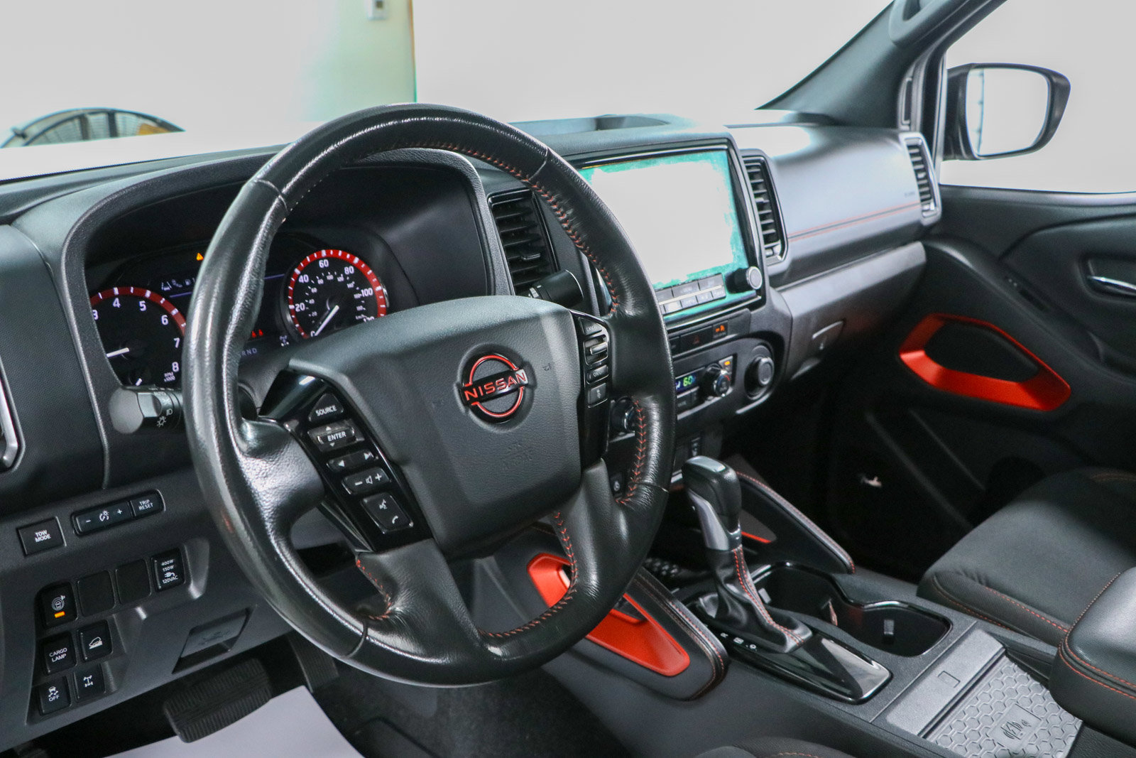 Used 2023 Nissan Frontier PRO-4X w/ Pro Convenience Package AWD/4WD image 25