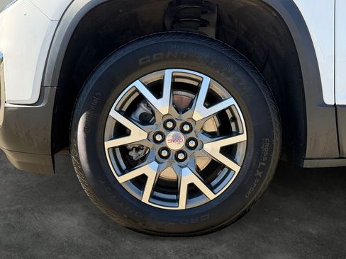 Used 2022 GMC Acadia SLE FWD image 4