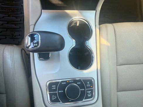 Used 2014 Jeep Grand Cherokee Overland w/ Advanced Technology Group image 26