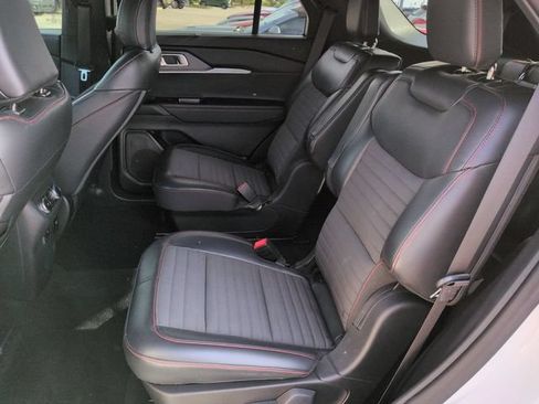Used 2025 Ford Explorer ST-Line w/ Premium Package AWD/4WD image 14