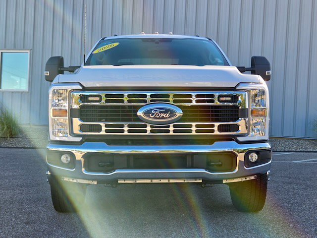 Used 2026 Ford F350 XLT AWD/4WD image 3
