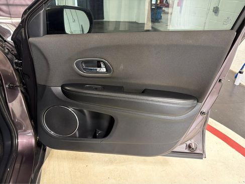 Used 2021 Honda HR-V EX image 25